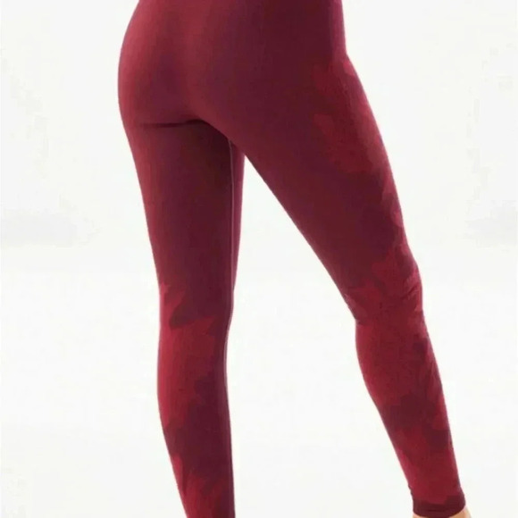 High Waisted Athletic Capris By Fabletics XS - Picture 3 of 6